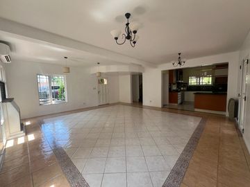 Casa en alquiler en barrio La Casualidad Pilar