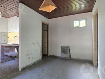 Dos casas mas locales en Llavallol Camino de Cintura