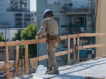 4 amb en venta en pozo en edificio de categoria en  en Flores.