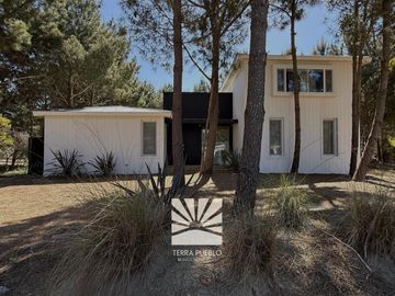Casa en Venta Costa Esmeralda Barrio Marítimo III, 5 Dormitorios 230m² Pileta USD 570.000