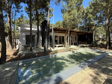 Casa en Venta Costa Esmeralda Barrio Marítimo III, 5 Dormitorios 230m² Pileta USD 570.000