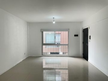 Alquiler de Oficina 2 Ambientes en Ramos Mejia  Muy Buen Estado Ideal Uso Profesional o Vivienda
