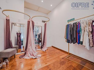 Local de 35m2 en 3 niveles en  Belgrano en Galería Rio de la Plata