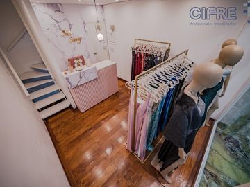 Local de 35m2 en 3 niveles en  Belgrano en Galería Rio de la Plata