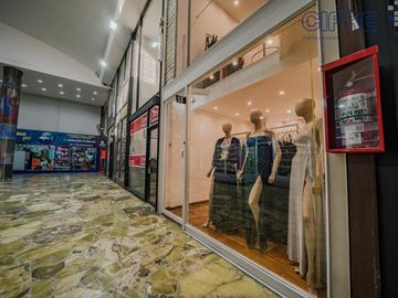 Local de 35m2 en 3 niveles en  Belgrano en Galería Rio de la Plata