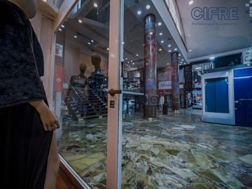 Local de 35m2 en 3 niveles en  Belgrano en Galería Rio de la Plata
