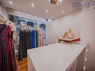 Local de 35m2 en 3 niveles en  Belgrano en Galería Rio de la Plata