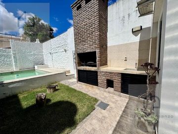 Casa en venta 3 dormitorios Arroyito