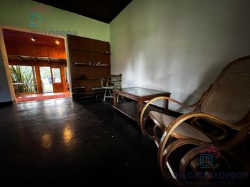 Casa con casa de huéspedes sobre el Arroyo Antequera, Delta de Tigre
