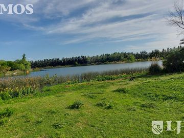 Lote a la LAGUNA en venta en SANTA CATALINA