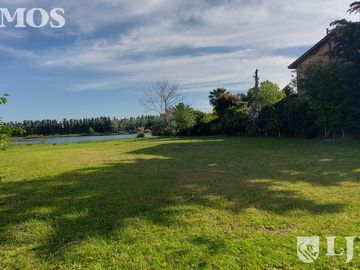 Lote a la LAGUNA en venta en SANTA CATALINA
