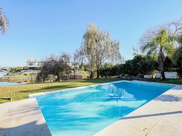 VENTA CASA 5 AMBIENTES EN SAN BENITO VILLANUEVA CON SALIDA AL RIO