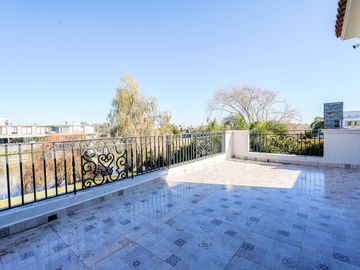 VENTA CASA 5 AMBIENTES EN SAN BENITO VILLANUEVA CON SALIDA AL RIO