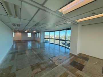 Alquiler Oficina  Panamericana Plaza - Espectacular Planta de 445Mts2. - Saavedra