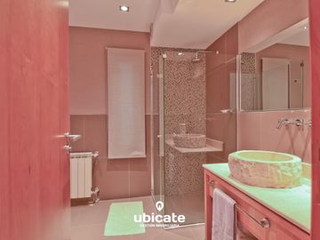Hermosa casa en venta en Arelauquen