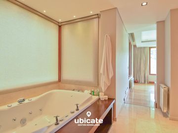 Hermosa casa en venta en Arelauquen