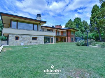 Hermosa casa en venta en Arelauquen