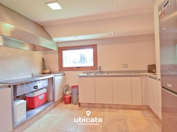 Hermosa casa en venta en Arelauquen