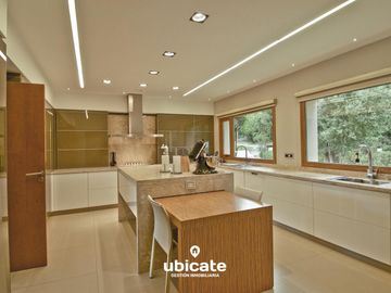 Hermosa casa en venta en Arelauquen