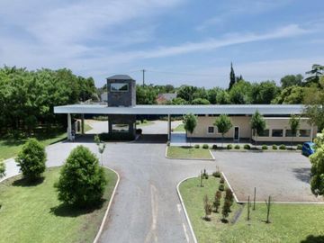 LOTE DE TERRENO EN LUGAR PRIVILEGIADO EN BARRIO CERRADO SAINT JOSEPH