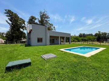 Casa - Barrio Los Pinos