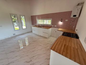 Casa - Barrio Los Pinos