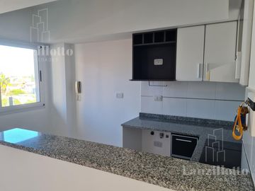 Alquiler depto. 2 ambientes con cochera  - Lanús Este