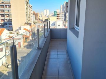 Alquiler depto. 2 ambientes con cochera  - Lanús Este