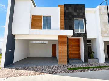 Renta casa amueblada en Residencial Cadaquez