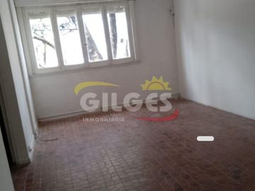 Alquiler de Oficina en Ramos Mejia  Céntrica a 3 cuadras de la Estación Muy buen Estado