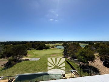Casa en Venta Costa Esmeralda Barrio Golf, 5 Dormitorios 380m² Pileta Fondo Golf A Estrenar USD 1.150.000