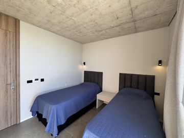 Casa en Venta Costa Esmeralda Barrio Golf, 5 Dormitorios 380m² Pileta Fondo Golf A Estrenar USD 1.150.000