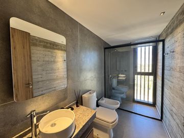 Casa en Venta Costa Esmeralda Barrio Golf, 5 Dormitorios 380m² Pileta Fondo Golf A Estrenar USD 1.150.000