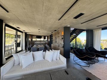 Casa en Venta Costa Esmeralda Barrio Golf, 5 Dormitorios 380m² Pileta Fondo Golf A Estrenar USD 1.150.000