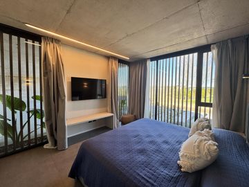 Casa en Venta Costa Esmeralda Barrio Golf, 5 Dormitorios 380m² Pileta Fondo Golf A Estrenar USD 1.150.000
