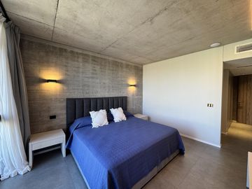 Casa en Venta Costa Esmeralda Barrio Golf, 5 Dormitorios 380m² Pileta Fondo Golf A Estrenar USD 1.150.000