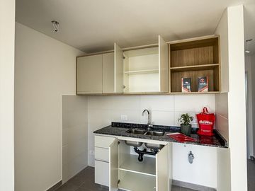 Departamento de dos ambientes en venta - Moron Sur