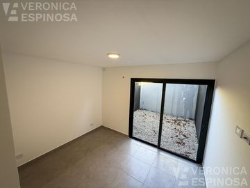 Departamento de dos ambientes en venta - Moron Sur