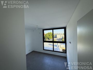 Departamento de dos ambientes en venta - Moron Sur