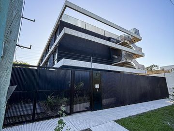 Departamento de dos ambientes en venta - Moron Sur