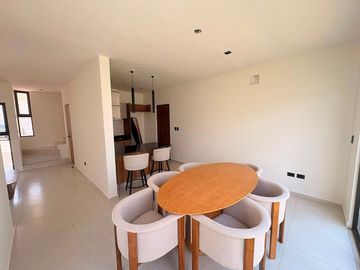 CASA EN VENTA EN PRIVADA RESIDENCIAL –TIXCACAL, MÉRIDA