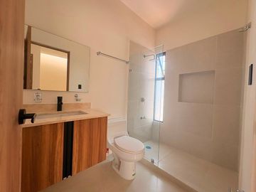 CASA EN VENTA EN PRIVADA RESIDENCIAL –TIXCACAL, MÉRIDA