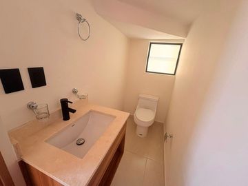 CASA EN VENTA EN PRIVADA RESIDENCIAL –TIXCACAL, MÉRIDA