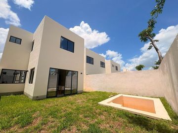 CASA EN VENTA EN PRIVADA RESIDENCIAL –TIXCACAL, MÉRIDA
