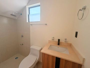 CASA EN VENTA EN PRIVADA RESIDENCIAL – TIXCACAL, MÉRIDA