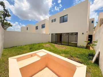 CASA EN VENTA EN PRIVADA RESIDENCIAL – TIXCACAL, MÉRIDA