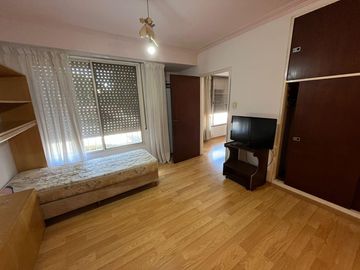 Casa en VENTA de 3 dormitorios, jardín con pileta y quincho! Barrio Alberdi