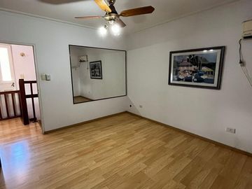 Casa en VENTA de 3 dormitorios, jardín con pileta y quincho! Barrio Alberdi