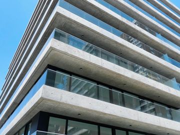 Exclusivo departamento de 4 dormitorios con 2 cocheras y dependencia  en Venta. QUARTIER Lacroze