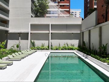 Exclusivo departamento de 4 dormitorios con 2 cocheras y dependencia  en Venta. QUARTIER Lacroze